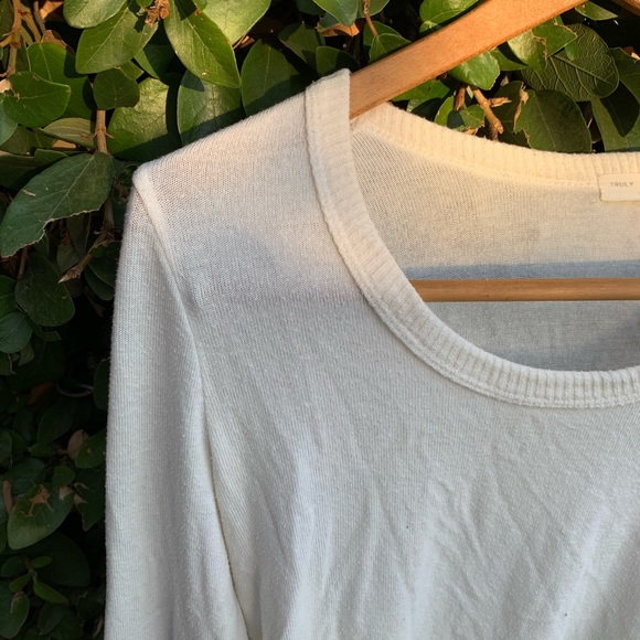 Truly Madly Deeply White top! - Picture 2 of 3